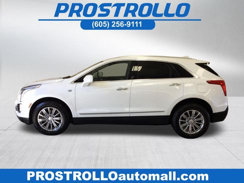 Used 2017 Cadillac XT5 Luxury w/ Driver Awareness Package AWD/4WD image 1