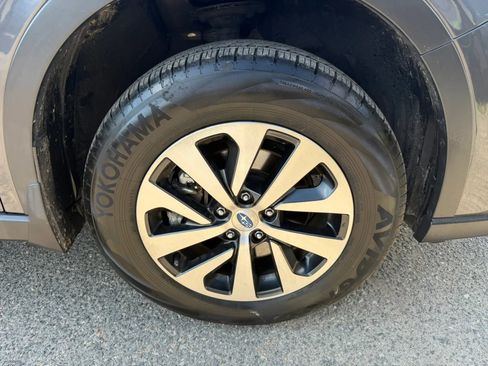 Used 2021 Subaru Outback Premium image 7