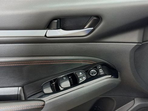 Used 2023 Nissan Altima 2.5 SR FWD image 24