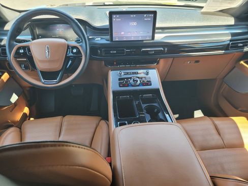Used 2023 Lincoln Aviator Black Label w/ Dynamic Handling Package AWD/4WD image 12
