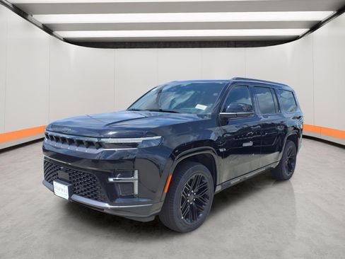 New 2026 Jeep Grand Wagoneer Limited AWD/4WD image 3