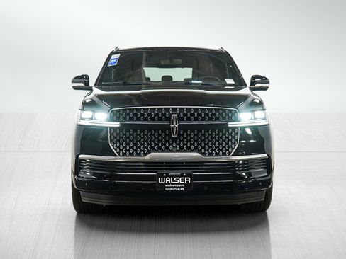 Used 2025 Lincoln Navigator Reserve AWD/4WD image 8