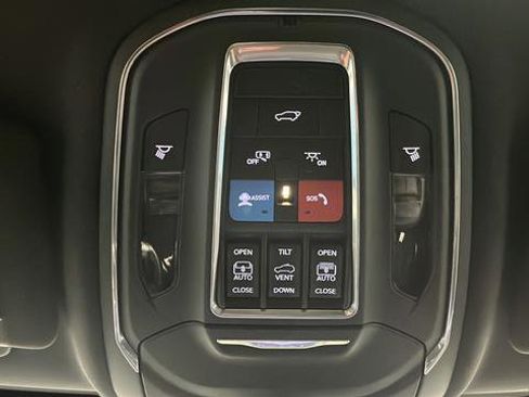 Used 2024 Jeep Grand Cherokee Limited w/ Luxury Tech Group II AWD/4WD image 34