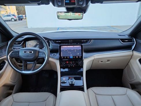 Used 2023 Jeep Grand Cherokee L Limited w/ Luxury Tech Group II image 22