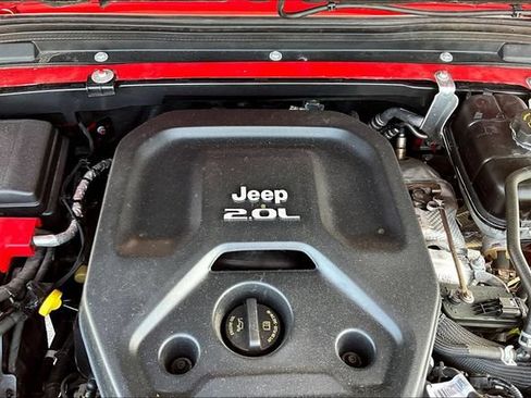 Used 2021 Jeep Wrangler Unlimited Rubicon w/ Dual Top Group AWD/4WD image 31