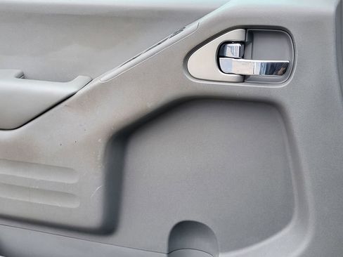 Used 2017 Nissan Frontier SV image 20