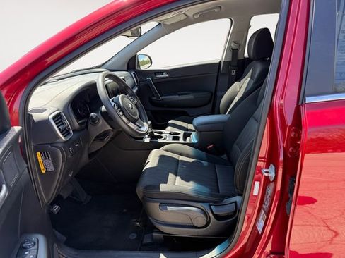 Used 2021 Kia Sportage LX AWD/4WD image 9