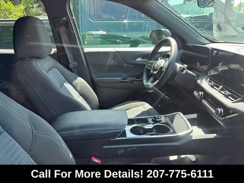Used 2026 Chevrolet Equinox LT AWD/4WD image 3