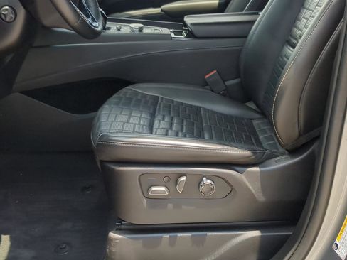 Used 2023 Cadillac Escalade ESV V w/ LPO, ONYX Package AWD/4WD image 10