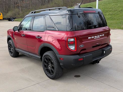 Used 2025 Ford Bronco Sport Badlands image 9