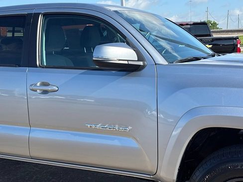 Used 2023 Toyota Tacoma SR5 w/ Technology Package AWD/4WD image 8