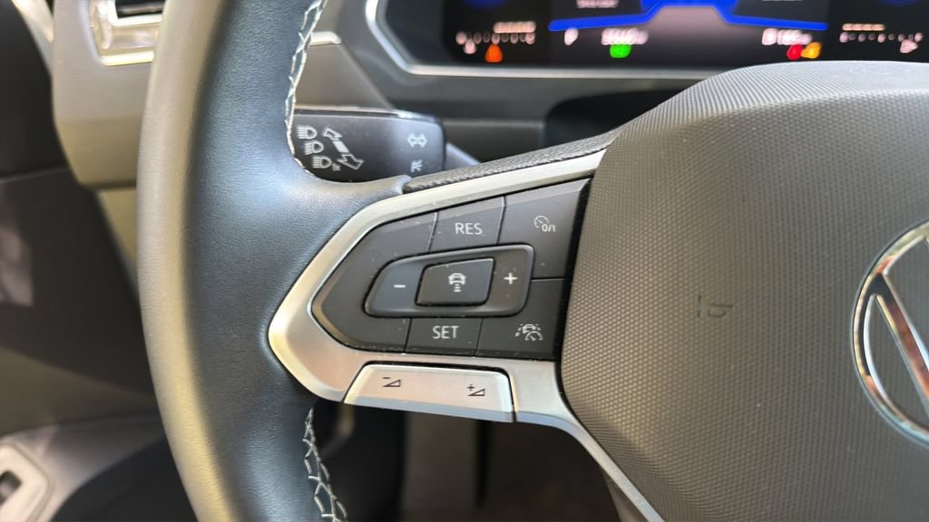 Certified 2022 Volkswagen Tiguan SE FWD image 22