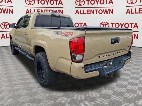 Used 2016 Toyota Tacoma TRD Sport w/ Premium & Technology Package AWD/4WD image 4