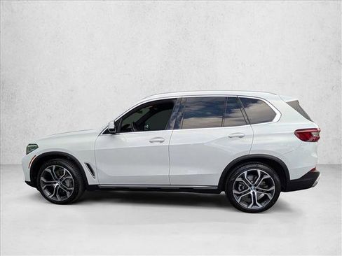 Used 2023 BMW X5 sDrive40i w/ Parking Assistance Package image 9