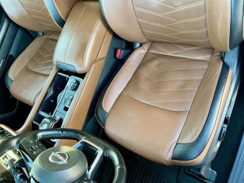 Used 2023 Nissan Pathfinder Platinum w/ Black Appearance Package image 45