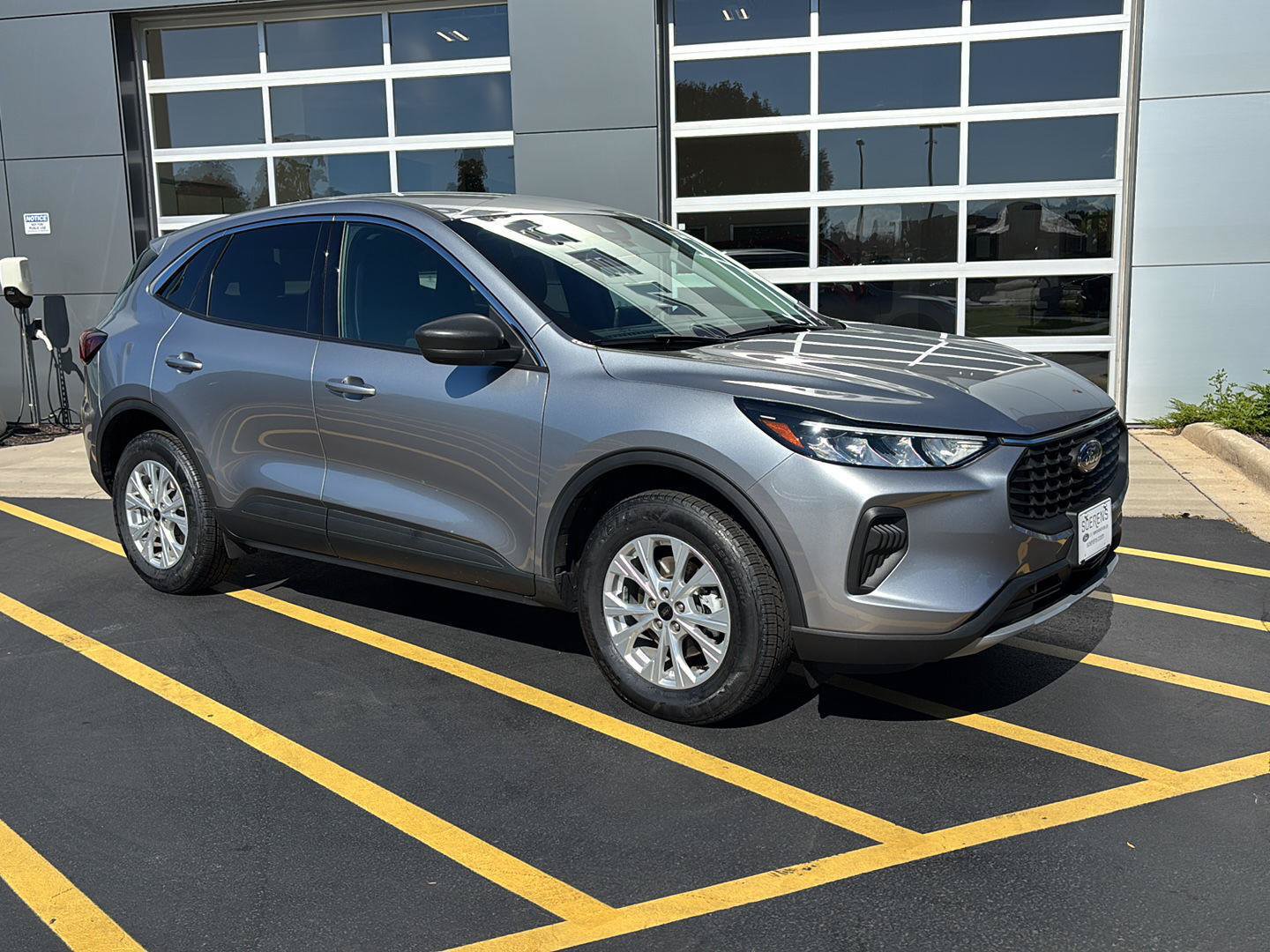 Certified 2024 Ford Escape Active AWD/4WD image 2