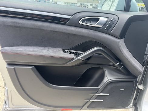 Used 2018 Porsche Cayenne GTS AWD/4WD image 14