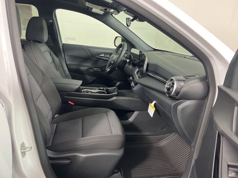 New 2026 Chevrolet Equinox LT FWD image 8