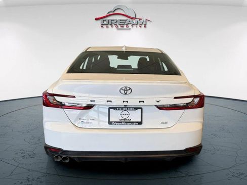 Used 2025 Toyota Camry SE FWD image 18