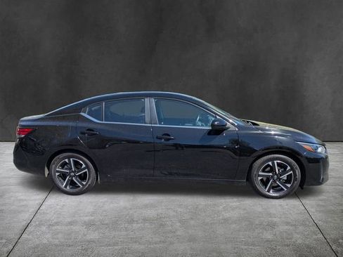 Used 2024 Nissan Sentra SV image 3