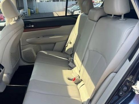 Used 2014 Subaru Outback 2.5i Limited w/ Moonroof Package AWD/4WD image 17
