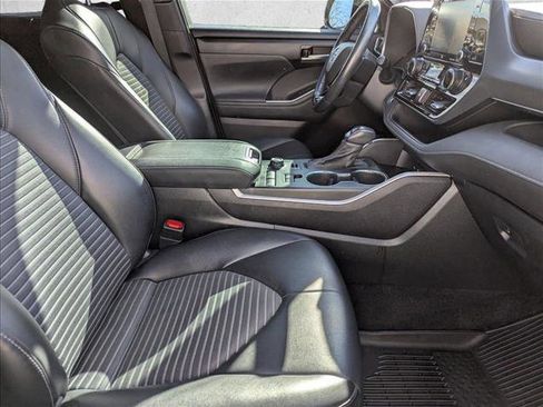 Used 2021 Toyota Highlander XSE image 23