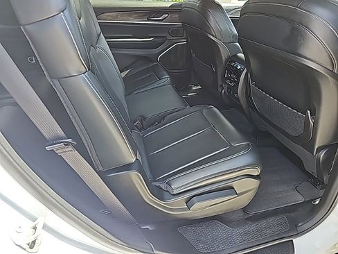 Used 2021 Jeep Grand Cherokee L Limited image 23