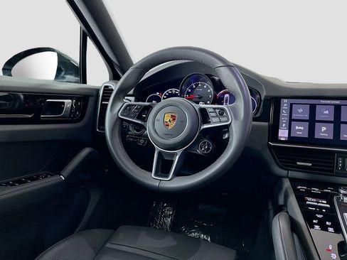 Used 2021 Porsche Cayenne Coupe image 25