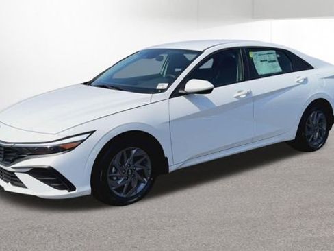 Used 2025 Hyundai Elantra Blue FWD image 43