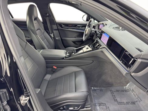 Used 2025 Porsche Panamera 4S w/ Premium Package image 16