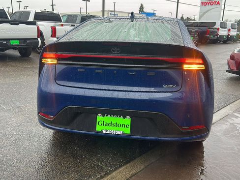 Used 2023 Toyota Prius LE image 7