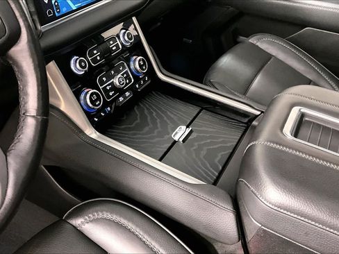 Used 2023 GMC Yukon Denali w/ Denali Reserve Package RWD image 16