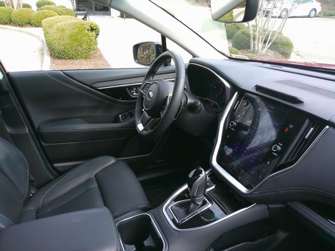 Used 2022 Subaru Outback Limited image 34