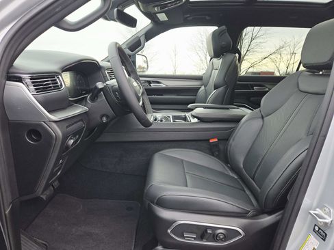 New 2026 Jeep Grand Wagoneer Limited image 12