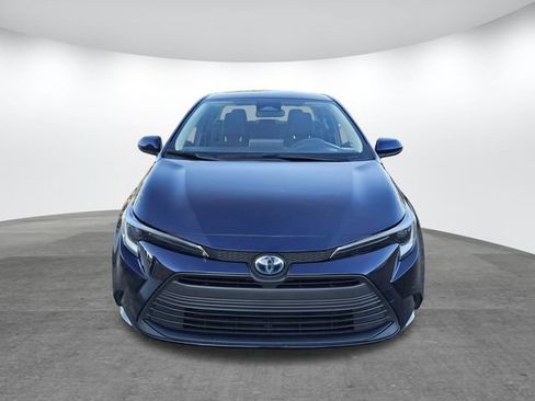 Used 2023 Toyota Corolla LE image 2