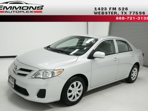 Used 2013 Toyota Corolla L image 1