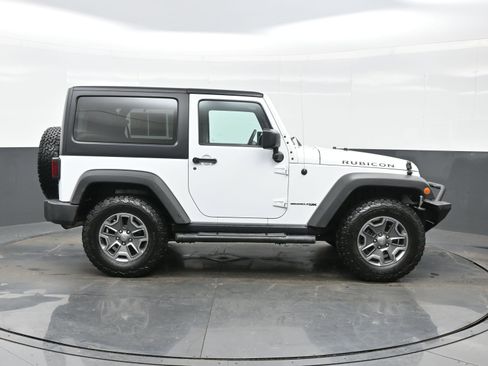 Used 2018 Jeep Wrangler Rubicon w/ Power Convenience Group image 7