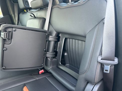 Used 2024 GMC Sierra 1500 AT4 w/ Technology Package image 19