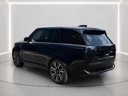 Used 2023 Land Rover Range Rover SE AWD/4WD image 3