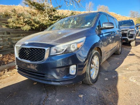 Used 2017 Kia Sedona EX image 17