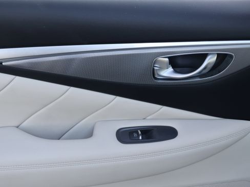 Used 2016 INFINITI Q50 3.0t Premium w/ 3.0T Premium Plus Package image 32