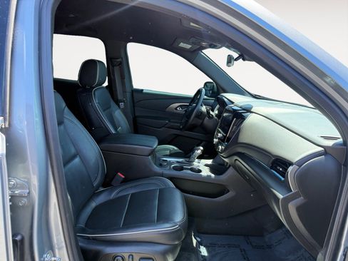 Used 2023 Chevrolet Traverse Premier AWD/4WD image 19