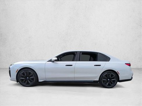 Used 2024 BMW 760i xDrive w/ Premium Package 2 AWD/4WD image 8