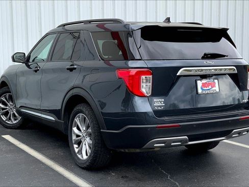 Used 2022 Ford Explorer XLT w/ Equipment Group 202A AWD/4WD image 10