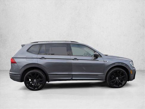Used 2020 Volkswagen Tiguan SE R-Line AWD/4WD image 4