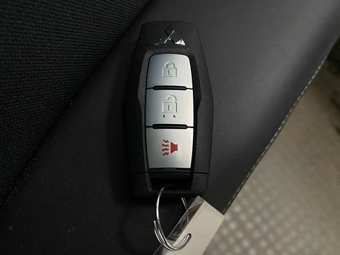 New 2026 Mitsubishi Outlander ES image 30