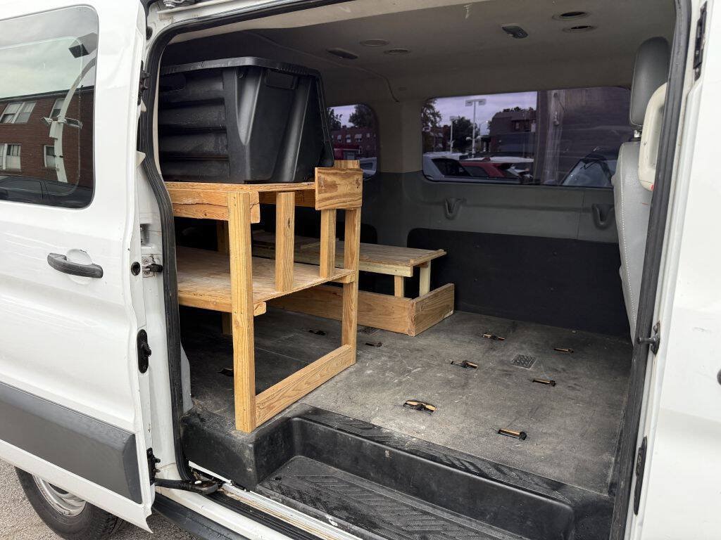 Used 2017 Ford Transit 150 XL RWD image 15