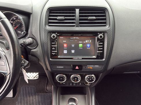 Used 2018 Mitsubishi Outlander Sport LE FWD image 22