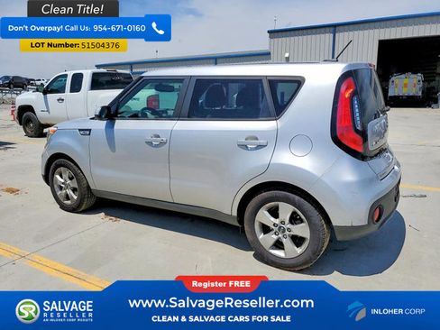 Used 2017 Kia Soul FWD image 3