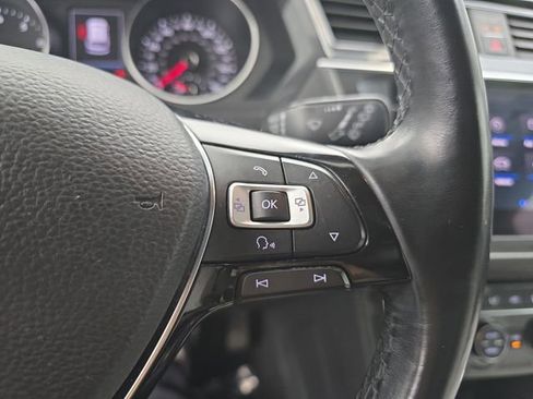 Used 2018 Volkswagen Tiguan SE image 37